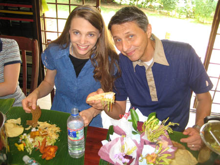 http://tomorrowsforefathers.com/gracenotes/wp-content/uploads/2007/10/sarah-and-dad-eating-indian-food.jpg